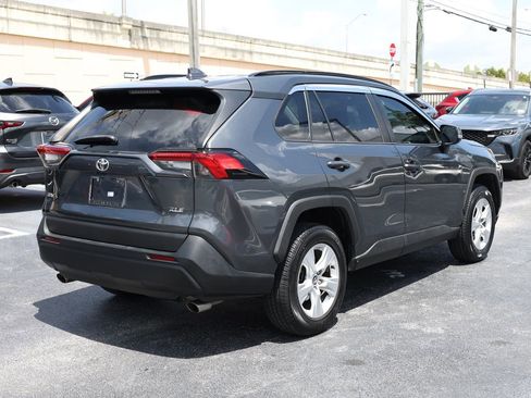 Used 2021 Toyota RAV4 XLE w/ Convenience Package FWD image 4