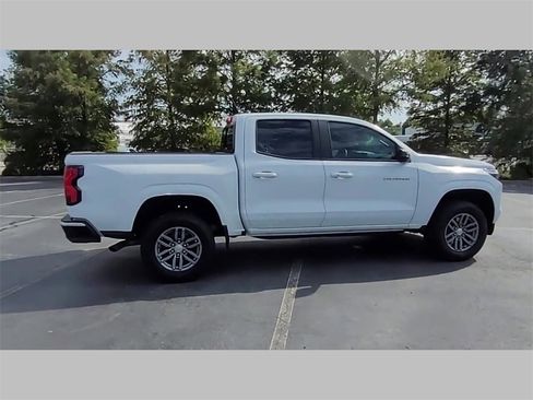 Used 2024 Chevrolet Colorado LT w/ LT Convenience Package image 33