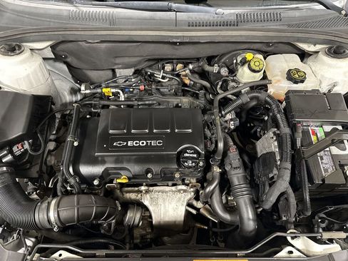 Used 2015 Chevrolet Cruze LT FWD image 23