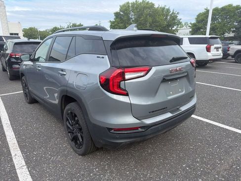 Used 2023 GMC Terrain SLE w/ Driver Convenience Package AWD/4WD image 3