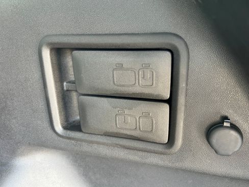 Used 2019 Chevrolet Equinox LT FWD image 10