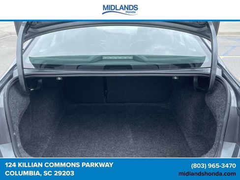 Used 2024 Volkswagen Jetta SE FWD image 8