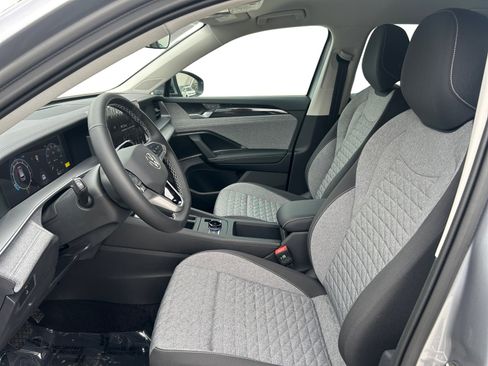 New 2025 Volkswagen Tiguan S image 2