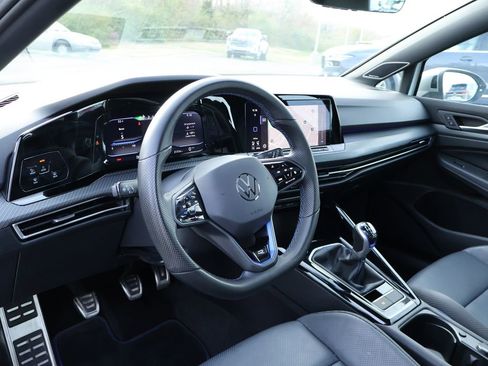 Certified 2024 Volkswagen Golf R image 21