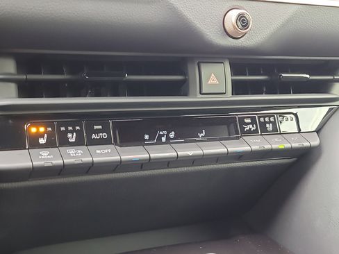 Used 2025 Toyota Crown XLE image 24