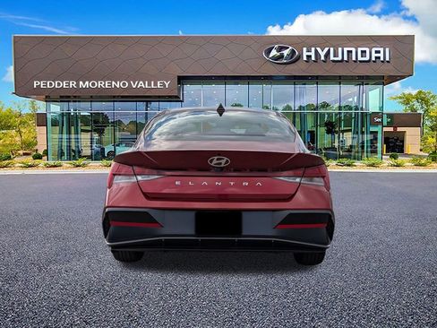 Certified 2024 Hyundai Elantra SEL w/ Convenience Package image 5