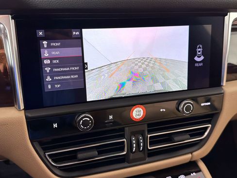 Certified 2026 Porsche Macan AWD/4WD image 19