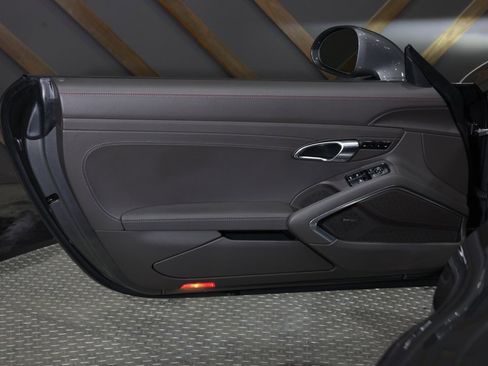 Used 2019 Porsche 911 Turbo image 30