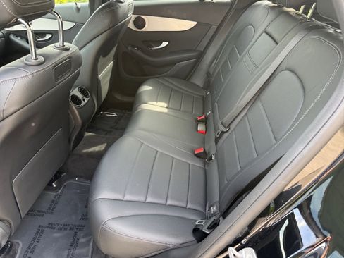 Used 2019 Mercedes-Benz GLC 300 image 11