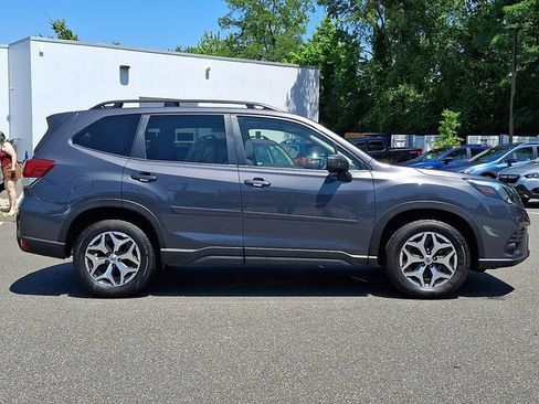 Used 2023 Subaru Forester Premium AWD/4WD image 7