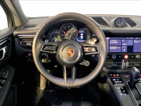 Certified 2026 Porsche Macan image 15