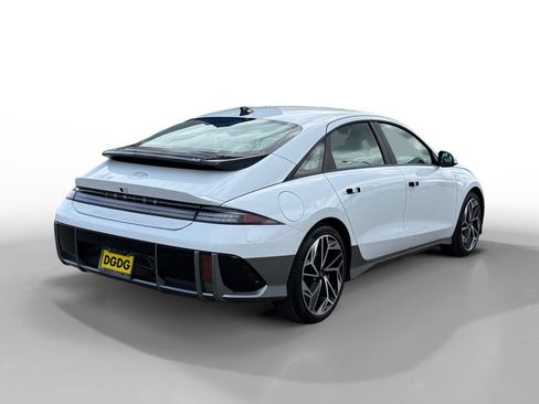 Certified 2025 Hyundai Ioniq 6 SEL AWD/4WD image 5