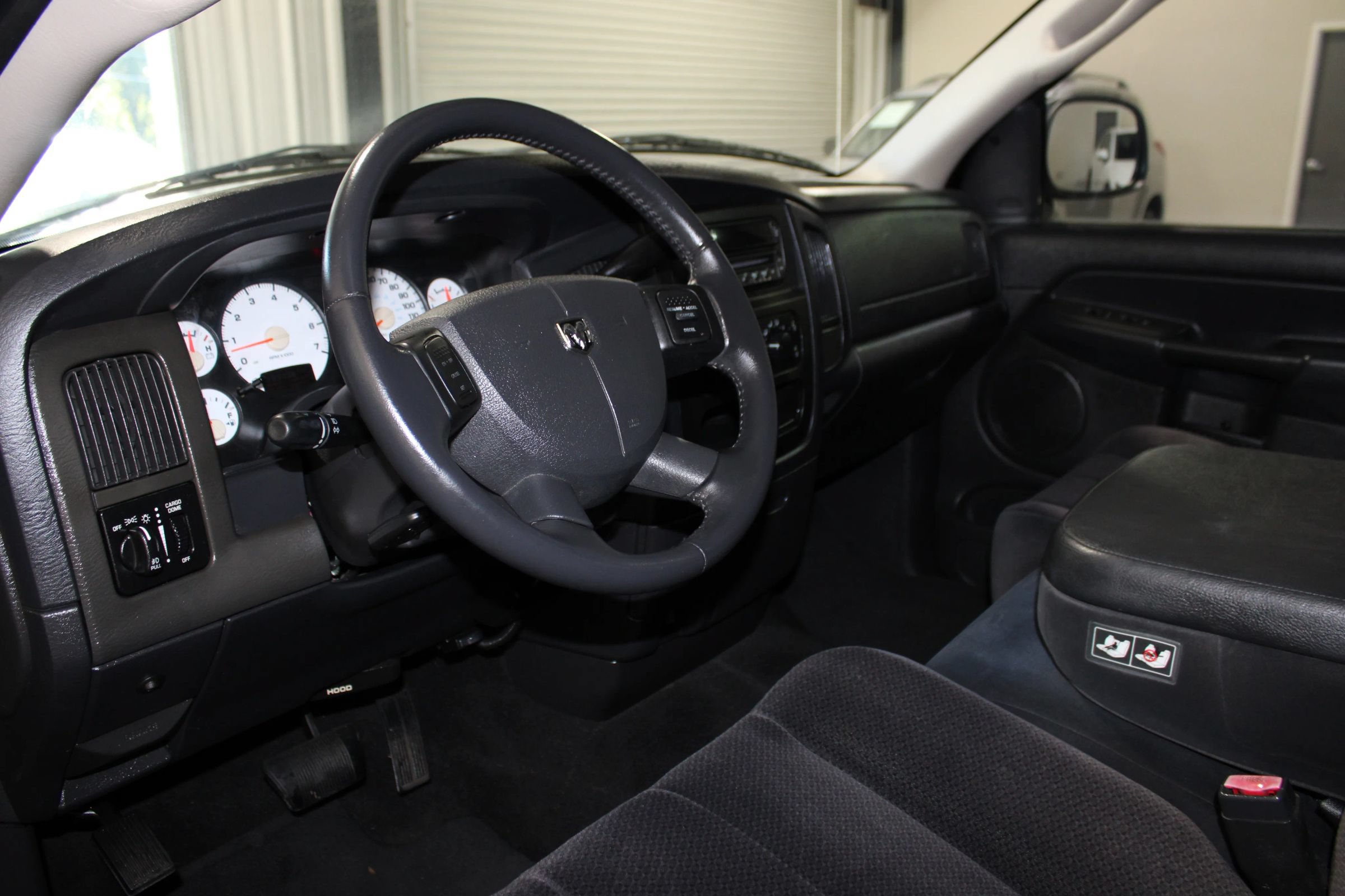Used 2005 Dodge Ram 2500 Truck SLT RWD image 16