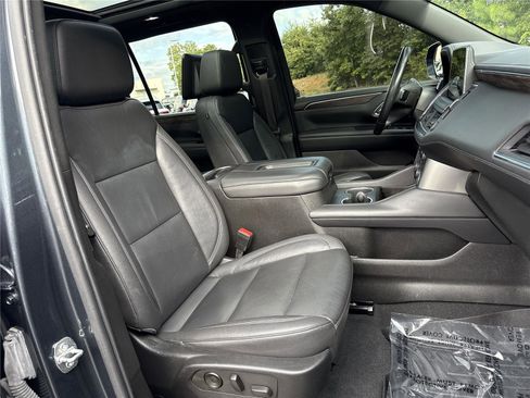 Used 2021 Chevrolet Suburban LT w/ Rear Media and Nav Package image 22