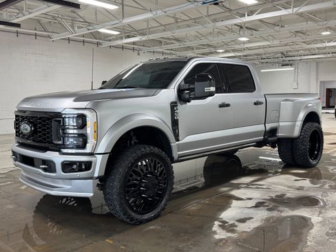 Used 2024 Ford F450 Platinum w/ Camper Package image 23