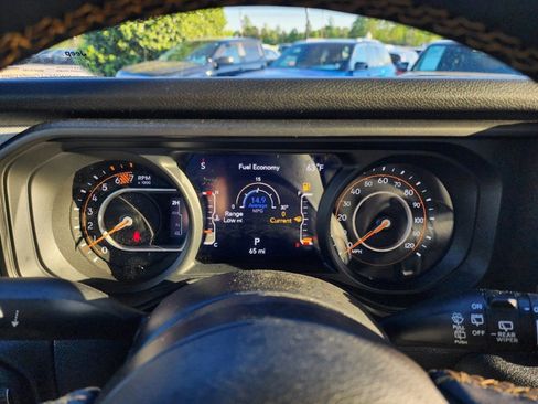 Used 2024 Jeep Wrangler Unlimited Sport AWD/4WD image 14