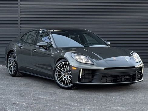 New 2026 Porsche Panamera 4 image 9
