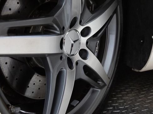 Used 2018 Mercedes-Benz AMG GT Roadster w/ Exclusive Interior Package image 24