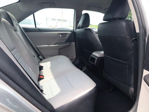 Used 2016 Toyota Camry SE FWD image 21