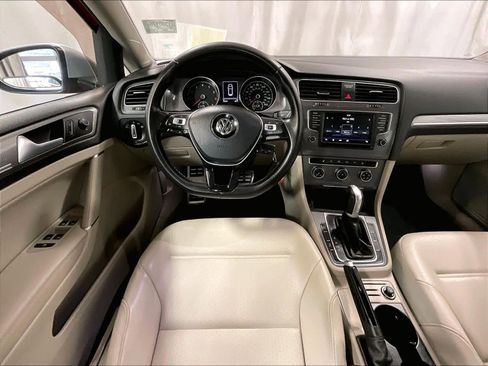 Used 2017 Volkswagen Golf Alltrack S image 17