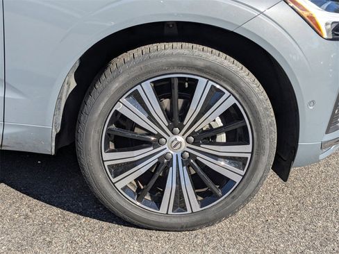 Certified 2023 Volvo XC60 B5 Plus w/ Climate Package image 12