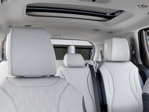 New 2026 Kia Carnival SX image 28