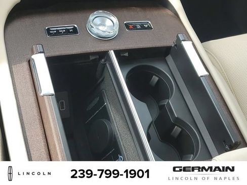 New 2027 Lincoln Navigator Premiere RWD image 31