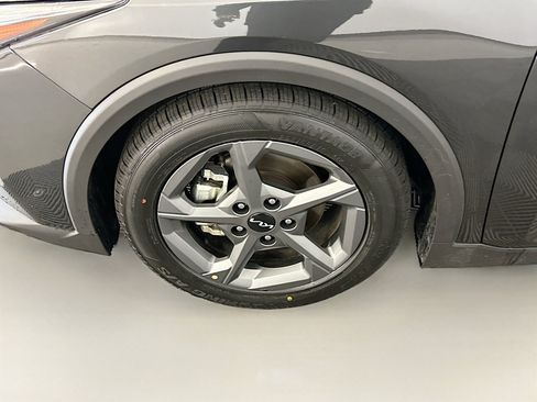 Used 2025 Kia K4 LXS image 11