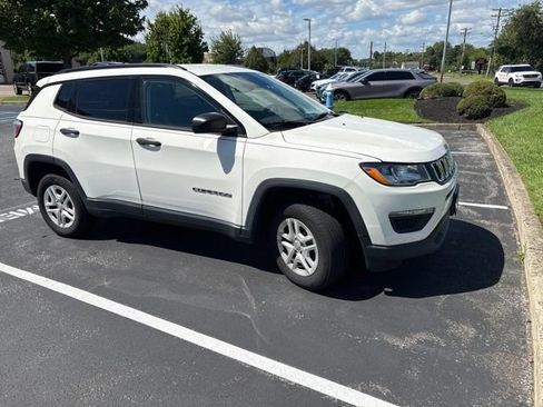 Used 2018 Jeep Compass Sport AWD/4WD image 2