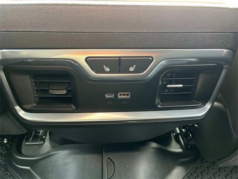 Used 2025 GMC Sierra 3500 Denali Ultimate image 7