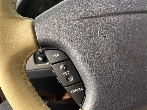 Used 2004 Ford Thunderbird image 10