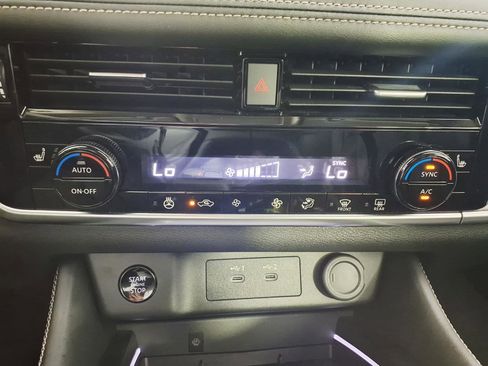Used 2025 Nissan Rogue Platinum AWD/4WD image 20