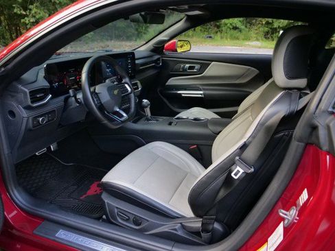 Used 2024 Ford Mustang GT Premium RWD image 27