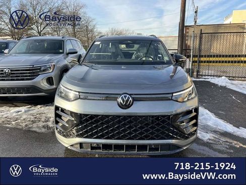 New 2026 Volkswagen Tiguan SE R-Line image 2