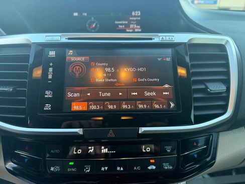 Used 2017 Honda Accord EX-L image 19