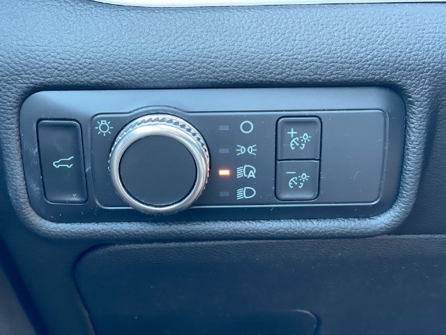 Used 2022 Ford Explorer XLT AWD/4WD image 26