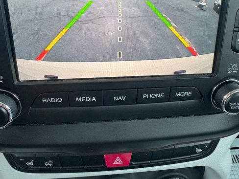 Used 2016 Jeep Renegade Latitude image 12