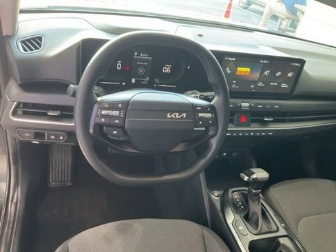 Used 2025 Kia K4 LXS image 6