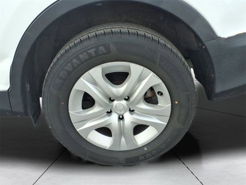 Used 2014 Toyota RAV4 LE image 19