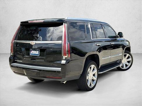 Used 2019 Cadillac Escalade Luxury RWD image 2