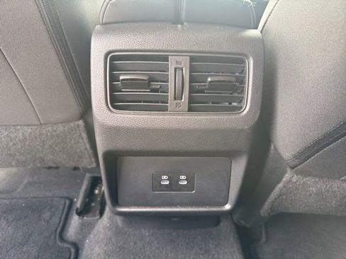 Used 2025 Nissan Rogue SV FWD image 28
