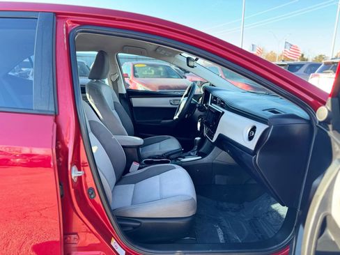 Used 2018 Toyota Corolla LE image 18