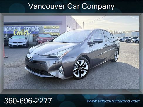 Used 2016 Toyota Prius Four Touring w/ Premium Convenience Package image 2