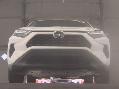 Used 2024 Toyota RAV4 XLE w/ Convenience Package FWD image 4