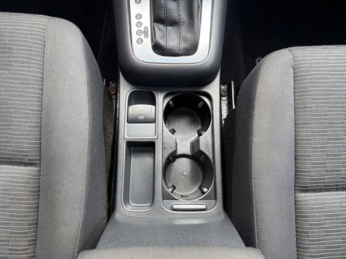 Used 2012 Volkswagen Tiguan S image 24