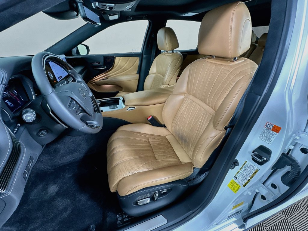 Used 2023 Lexus LS 500 w/ Luxury Package RWD image 20