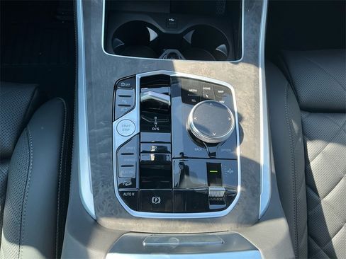 New 2026 BMW X5 xDrive50e image 11