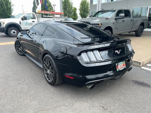 Used 2015 Ford Mustang Coupe RWD image 8