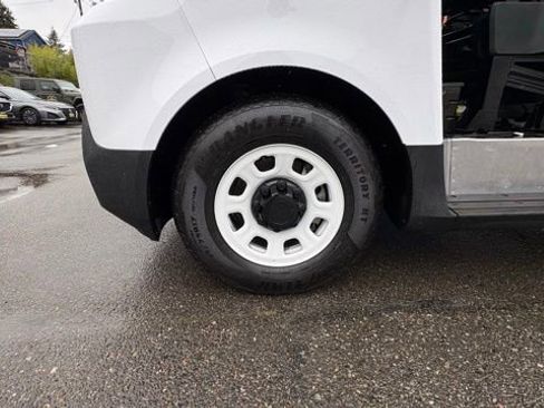 Used 2025 Chevrolet Brightdrop 400 w/ Battery Pack, Max Range image 12