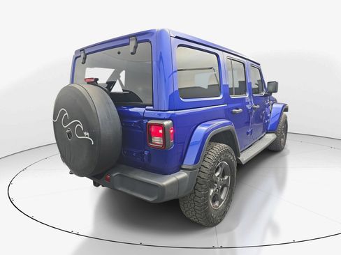 Used 2019 Jeep Wrangler Unlimited Sahara w/ Uconnect 4C Nav & Sound Group AWD/4WD image 8